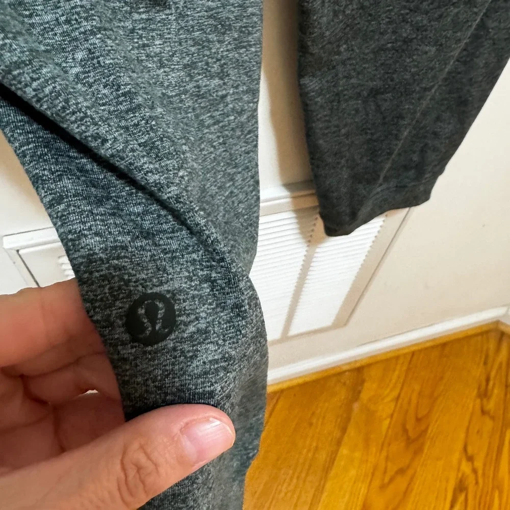 Lululemon Soft Jersey classic fit  mid-rise Jogger Green Heathered Cropped Pants